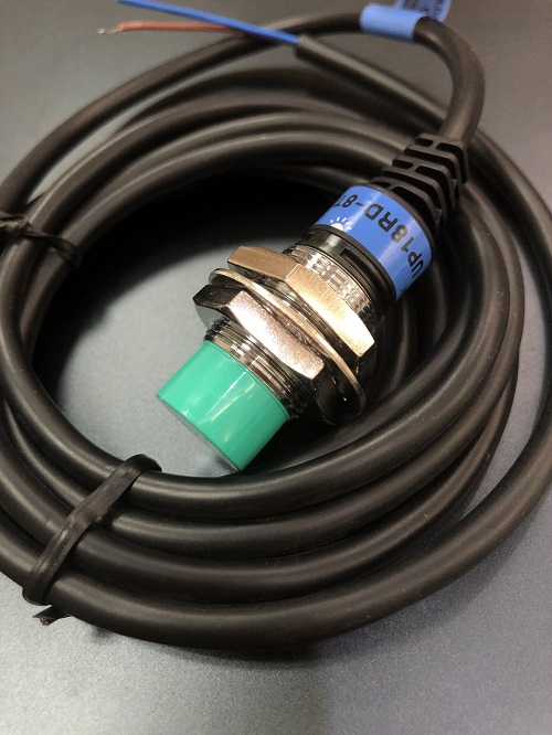 Cảm biến từ Hanyoung UP-18RD8TA